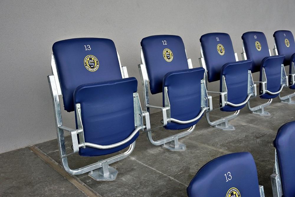 Składane krzesełka stadionowe VIP prostar poznań