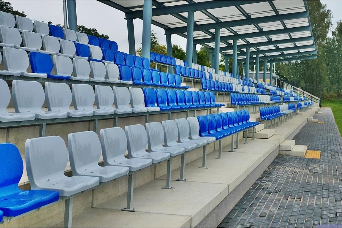 Plasticne sjedalice za tribine